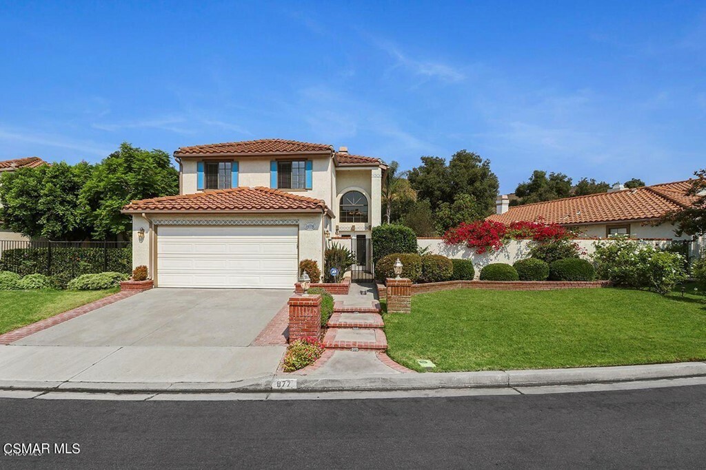 Property Photo:  877 Congressional Road  CA 93065 