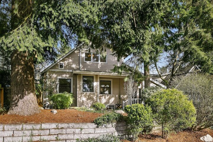 11522 39th Avenue NE  Seattle WA 98125 photo