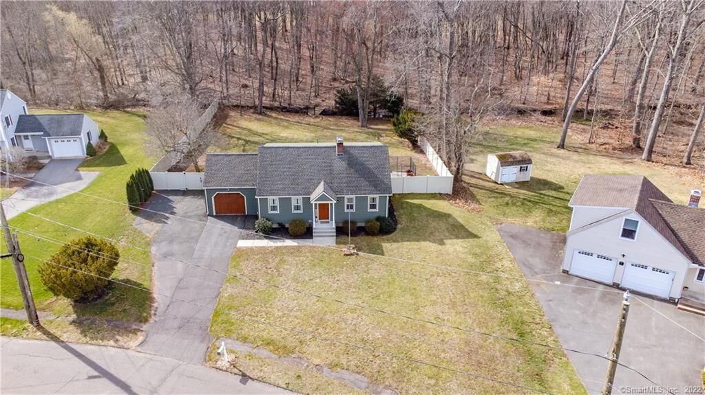 Property Photo:  16 Salem Way  CT 06489 