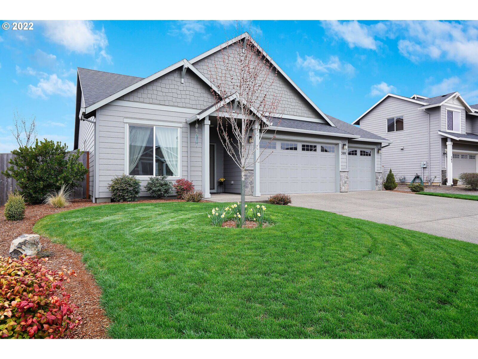 Property Photo:  399 SE Belgian St  OR 97385 