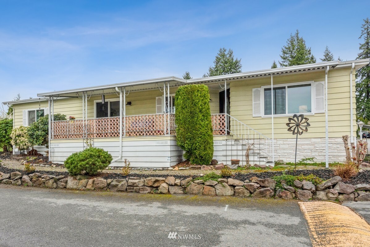 Property Photo:  4111 164th Street SW 1  WA 98087 