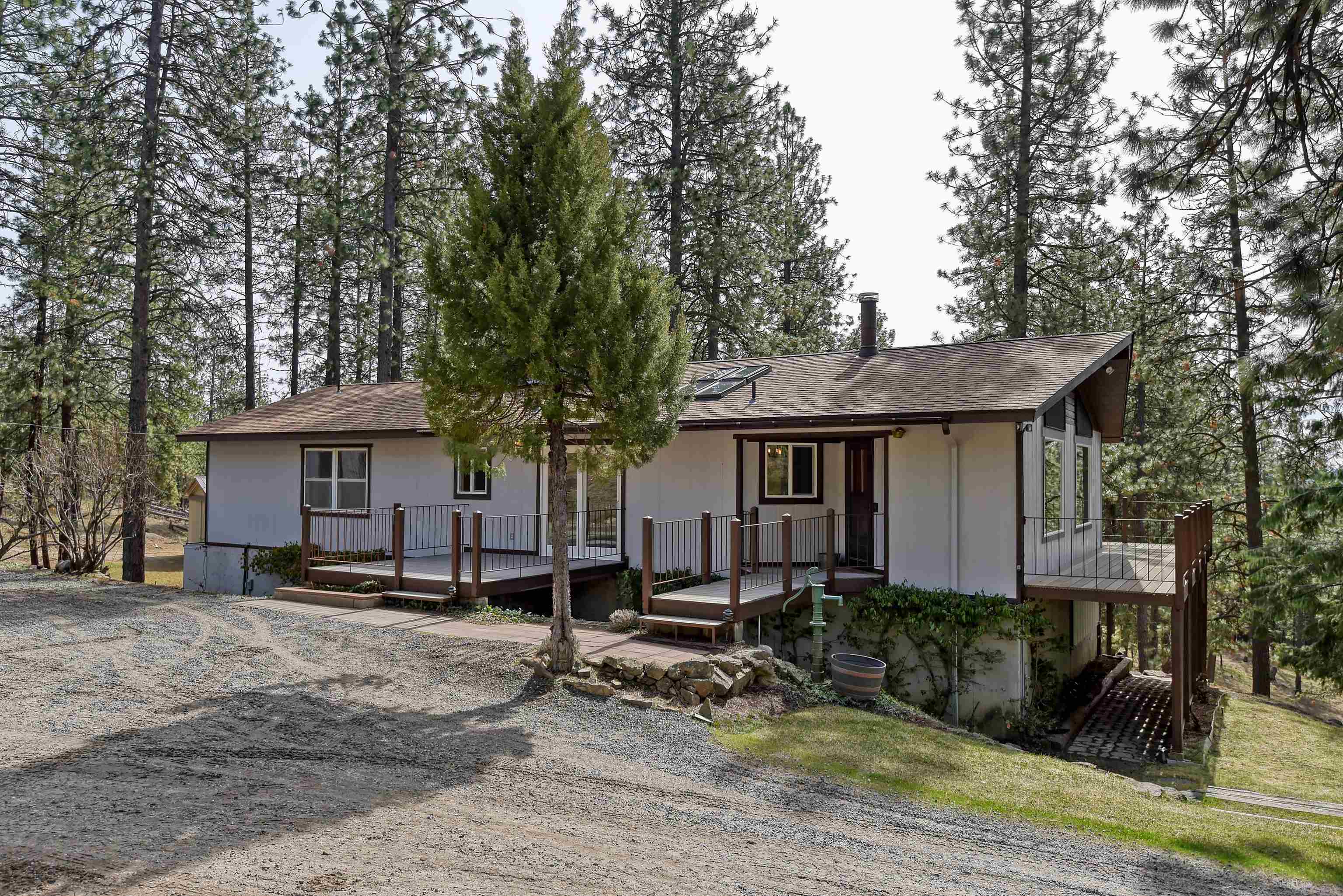 Property Photo:  13800 E Madison Branch Rd  WA 99021 