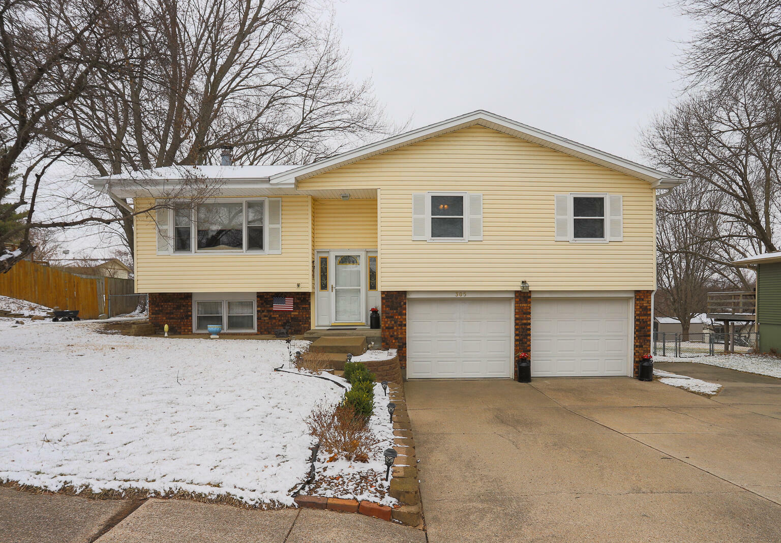 Property Photo:  305 Hillway Drive  IA 51534 