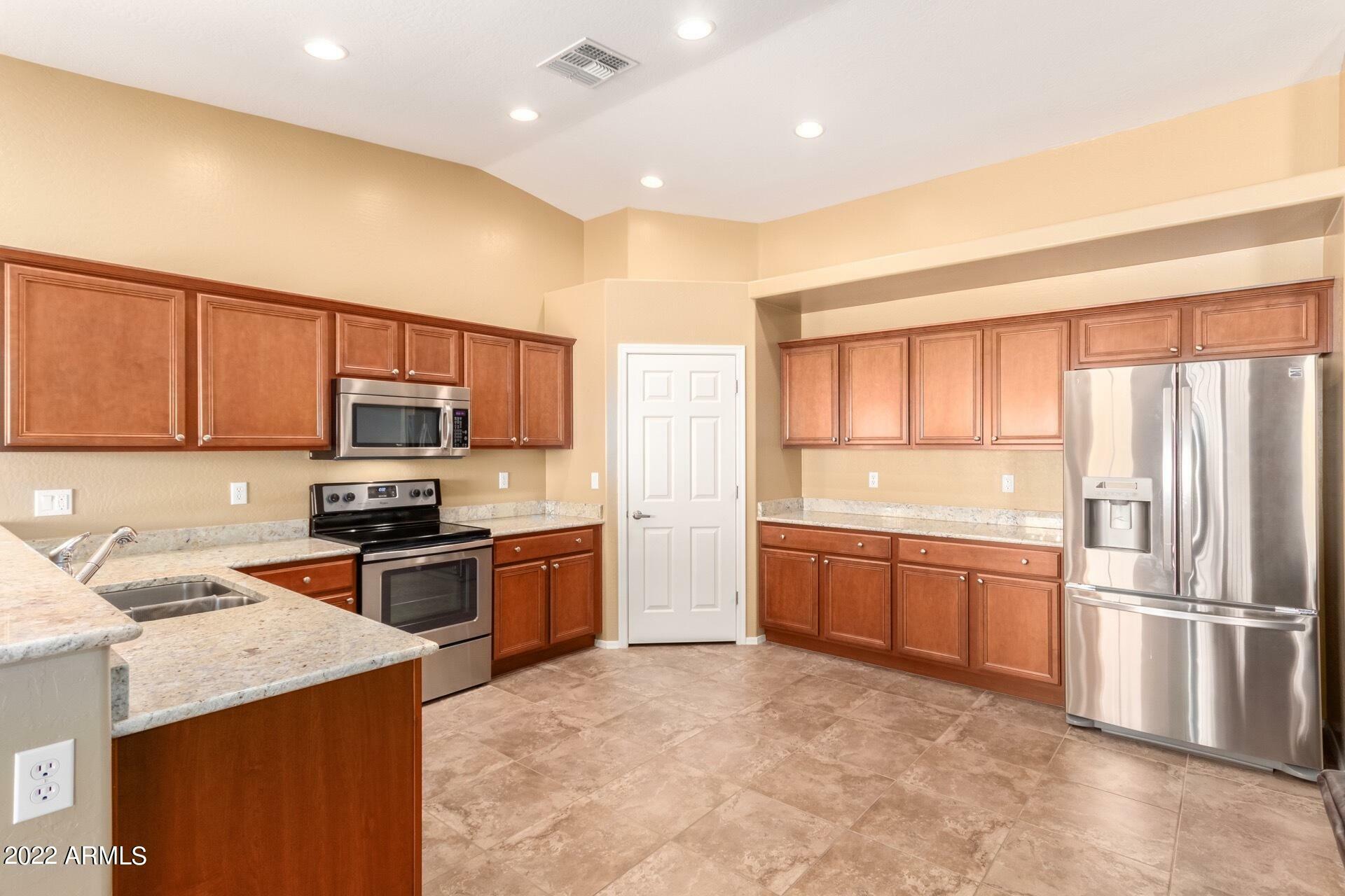 Property Photo:  2101 S Meridian Road 153  AZ 85120 