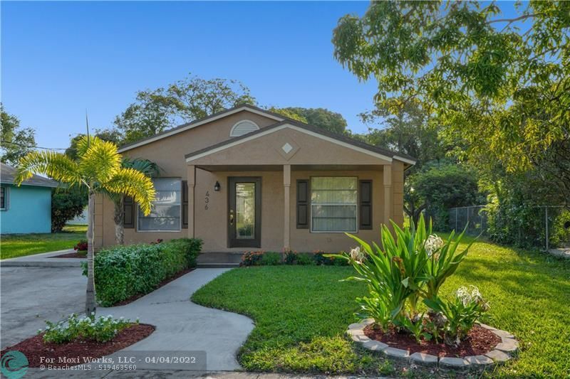 Property Photo: 436 NW 1st Ave FL 33441