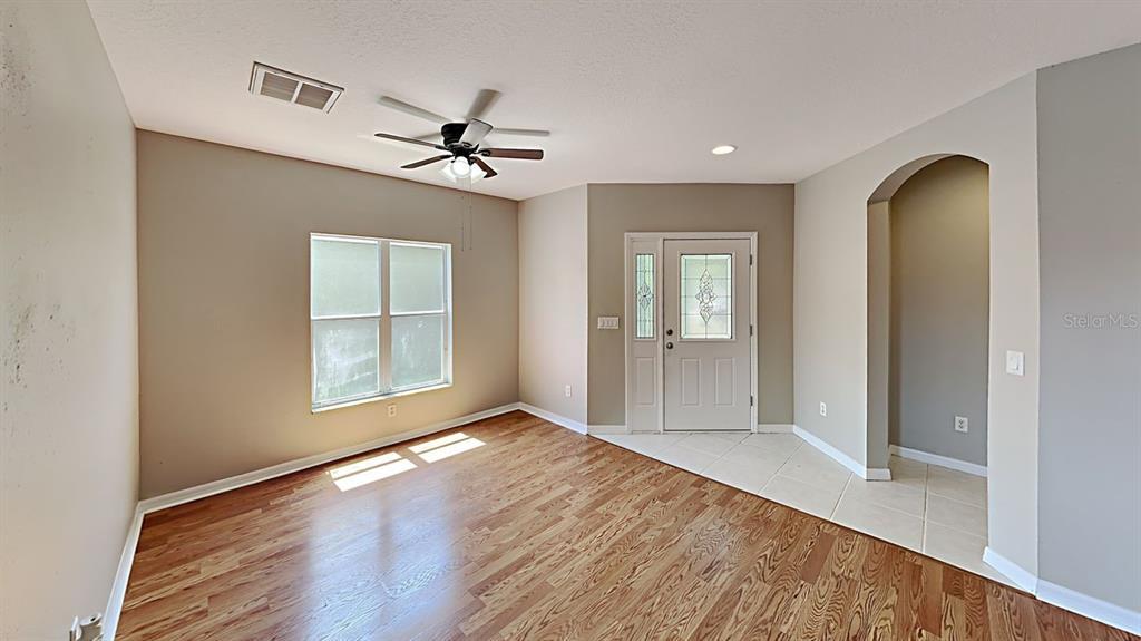 Property Photo: 7937 Carriage Pointe Drive FL 33534