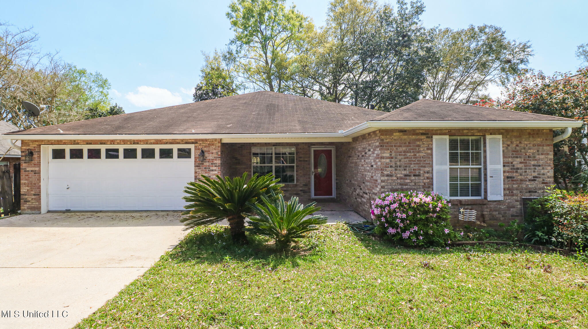 Property Photo:  88381 E Diamondhead Drive  MS 39525 