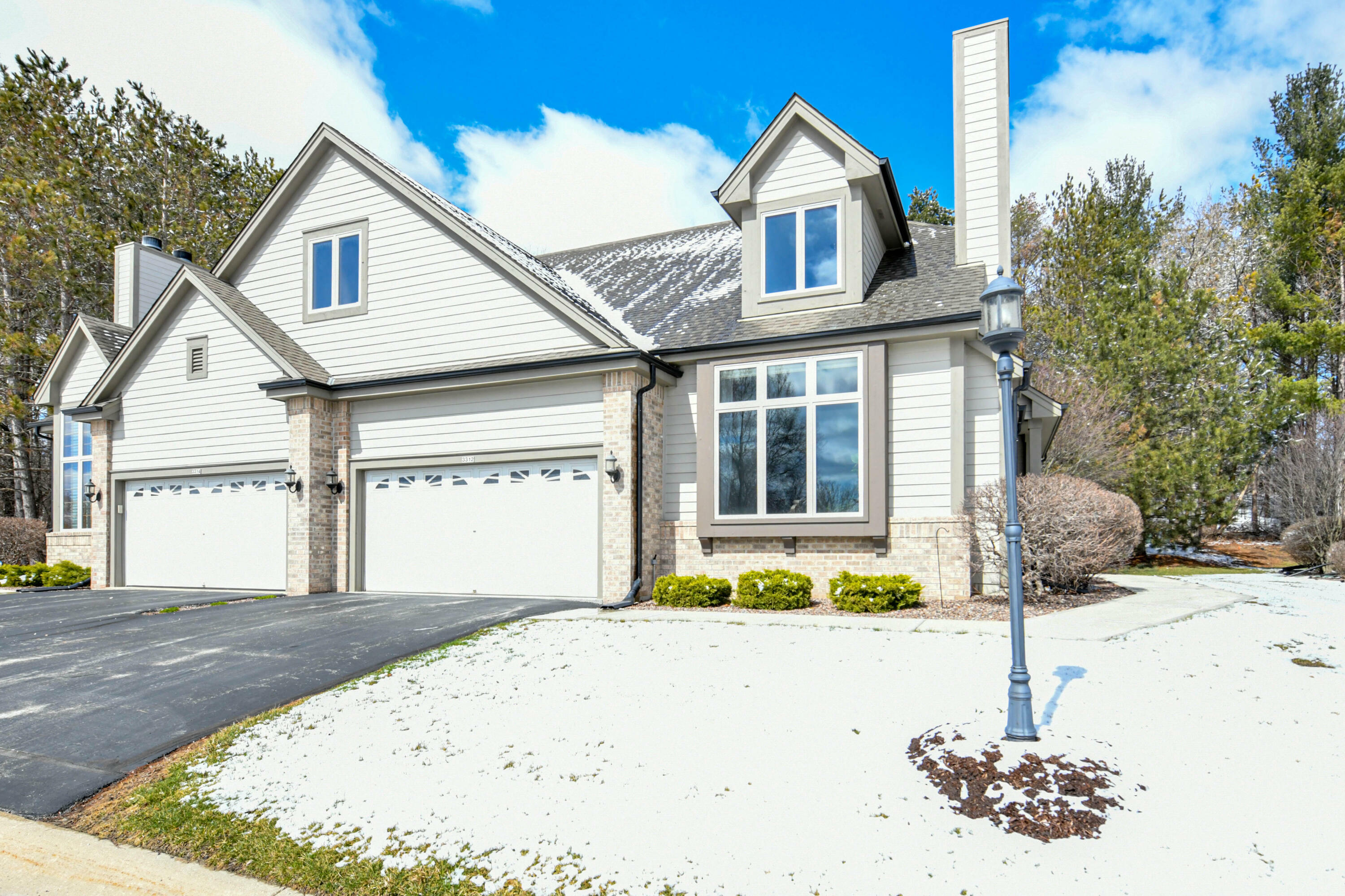 Property Photo:  3312 Turnberry Oak Dr  WI 53188 