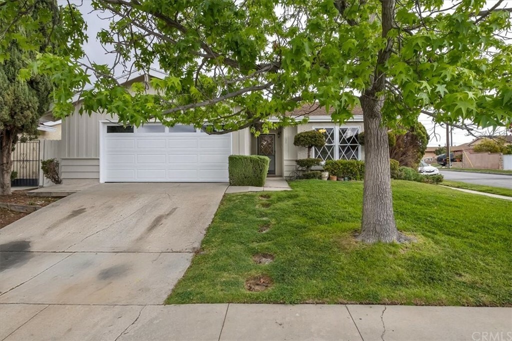 Property Photo:  24436 Island Avenue  CA 90745 