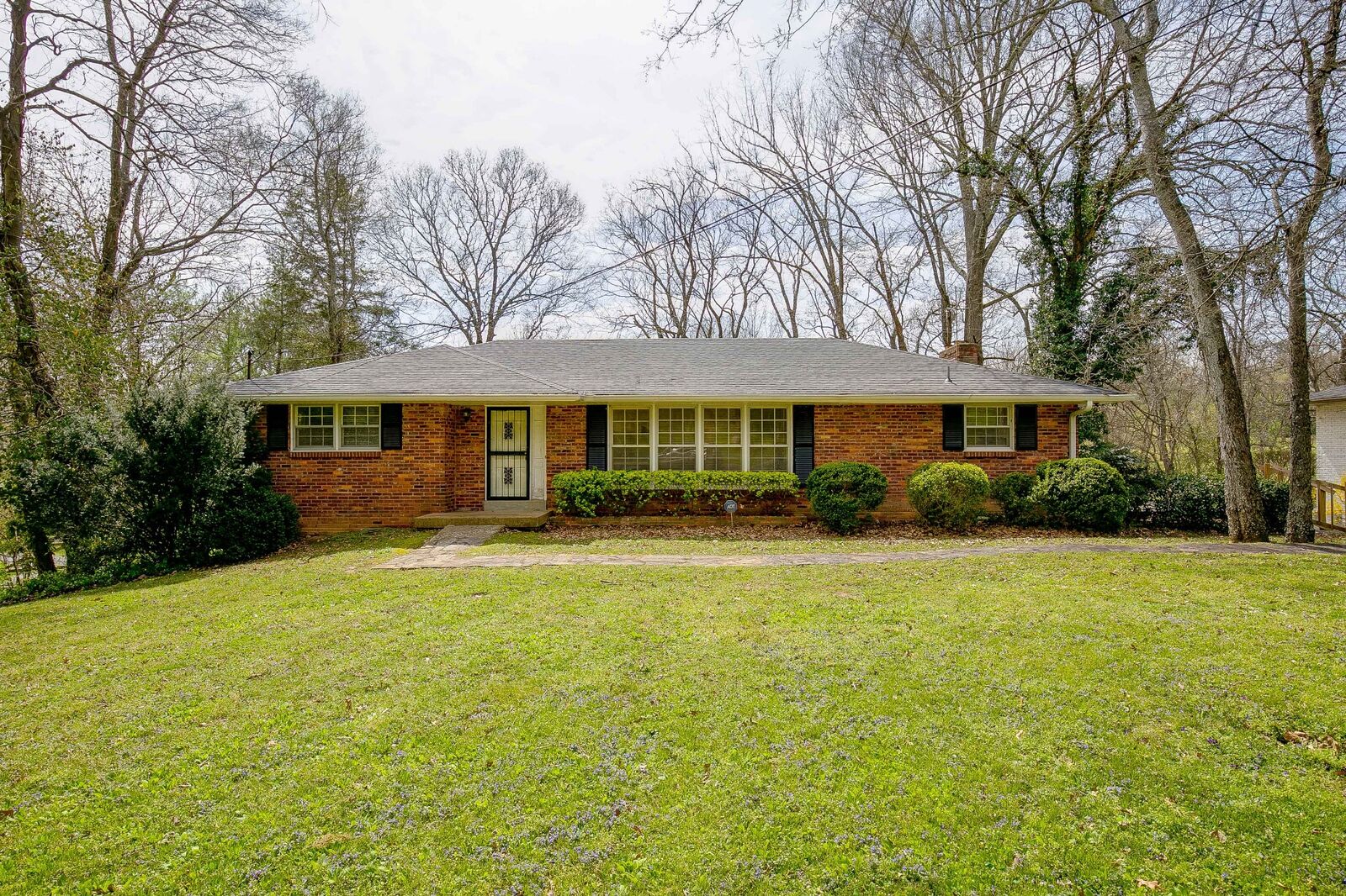 Property Photo: 803 Nella Dr TN 37072