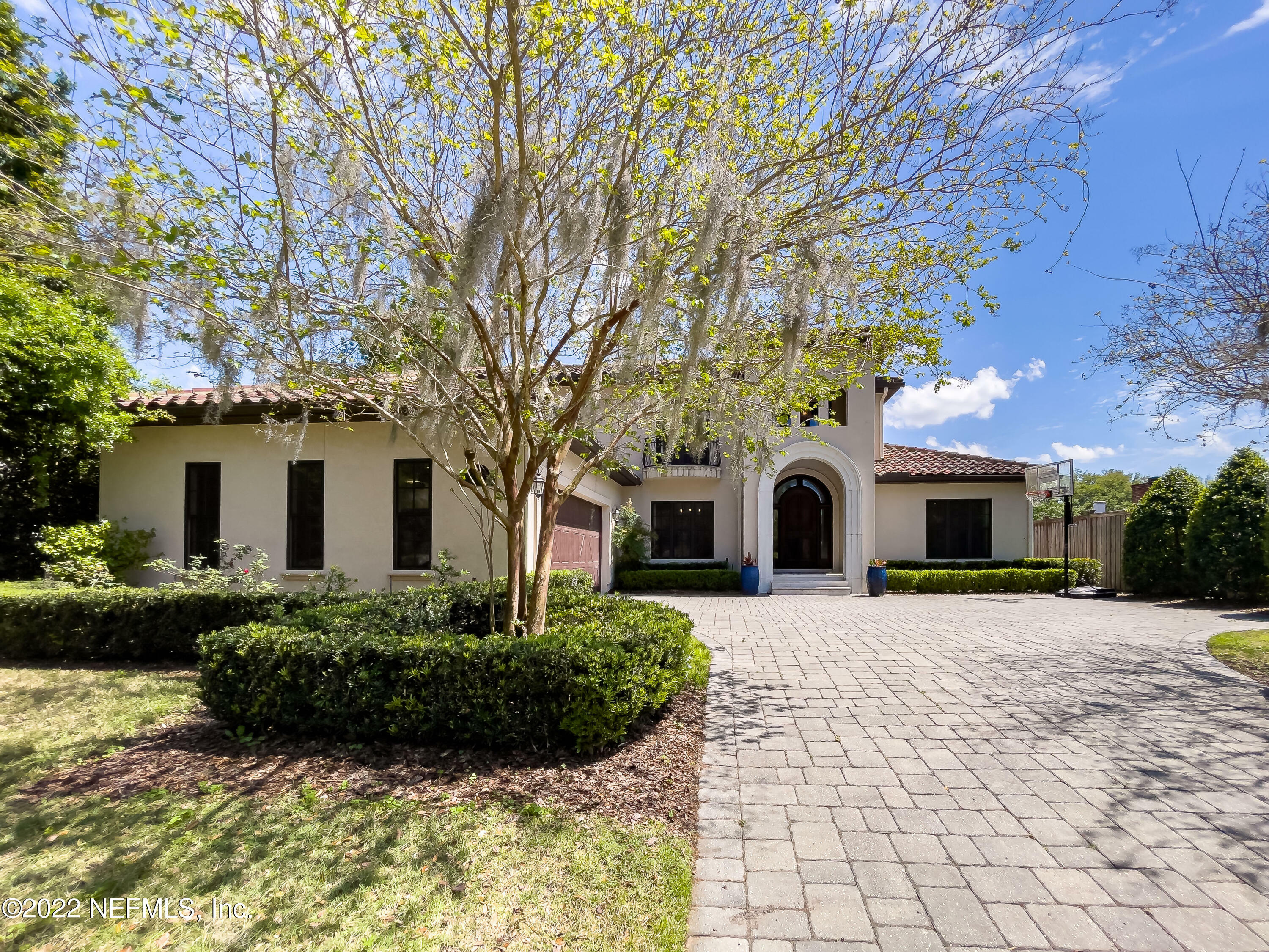 Property Photo:  3973 Alhambra Drive W  FL 32207 