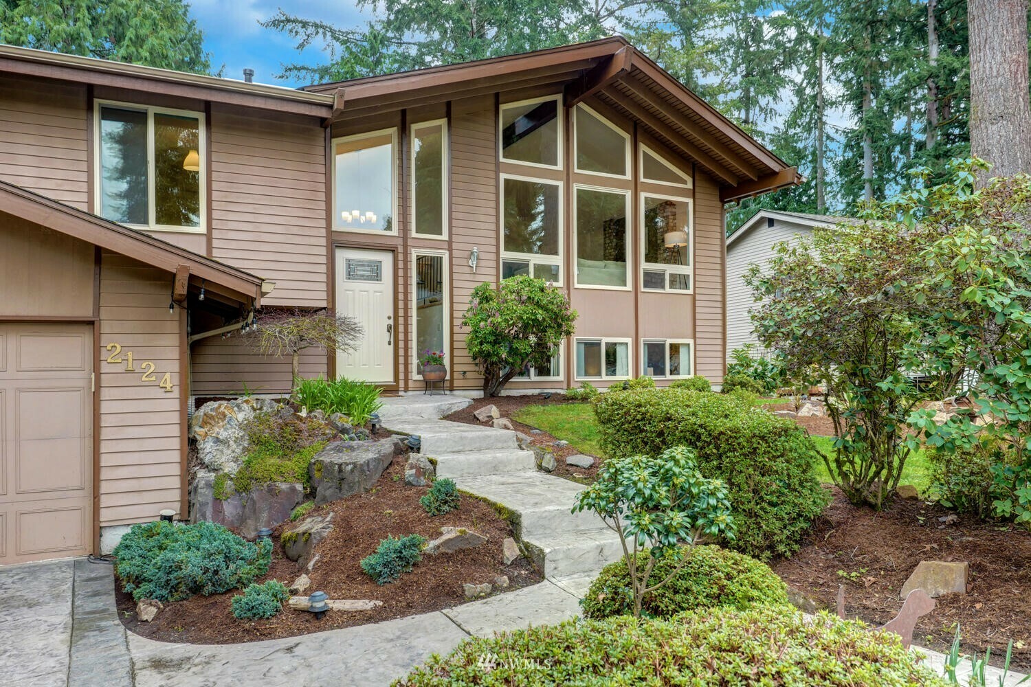 Property Photo:  2124 180th Court NE  WA 98052 