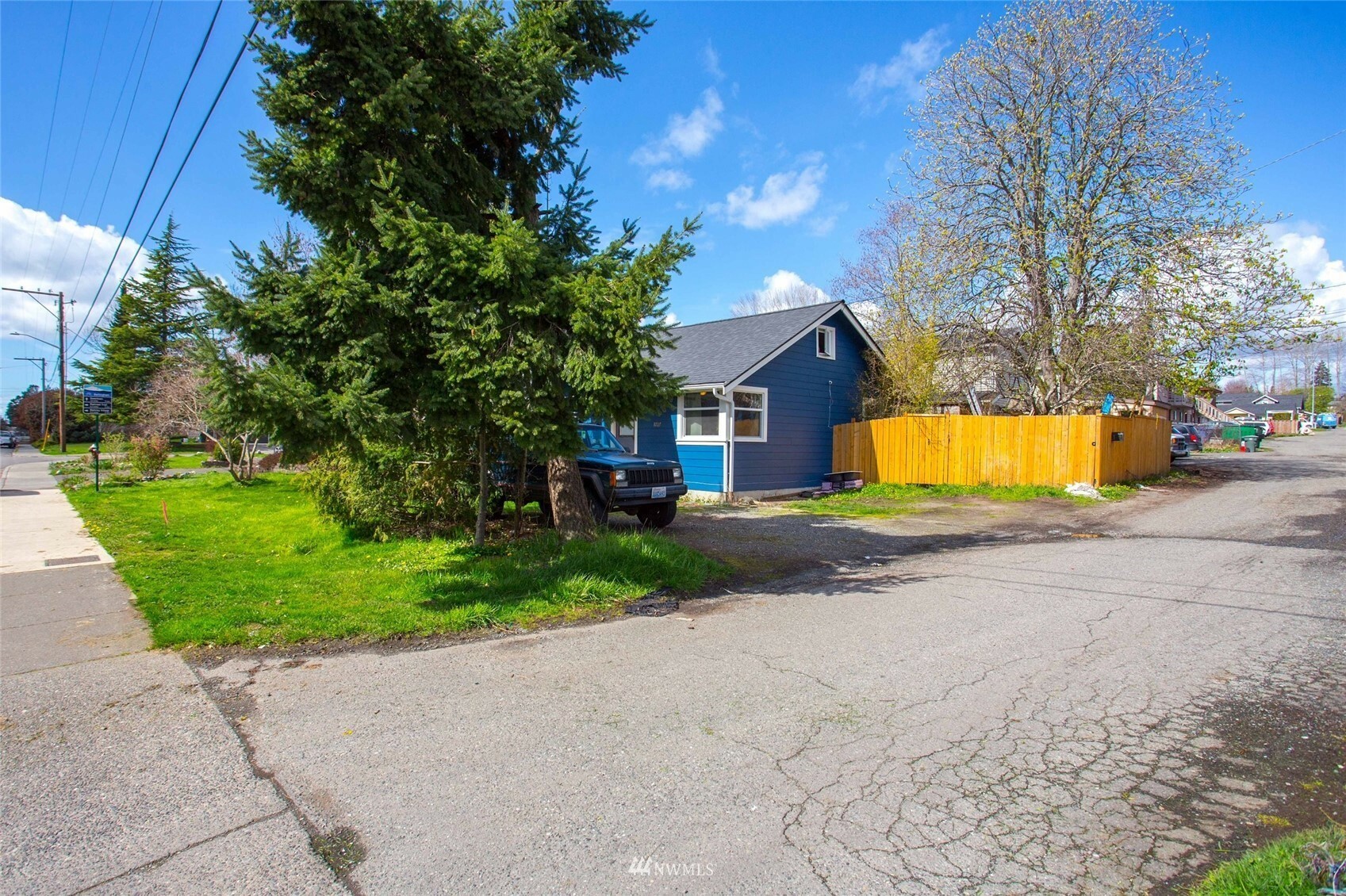 Property Photo:  1707 Texas Street  WA 98229 