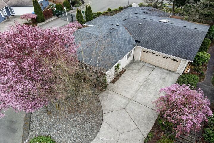 Property Photo:  2500 Alder Street 1  WA 98354 