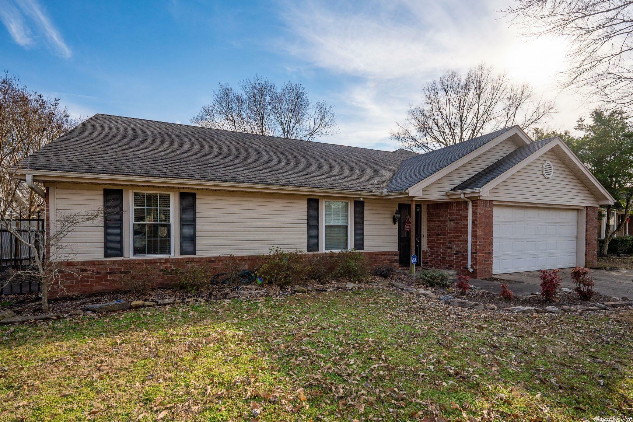 Property Photo:  9 E Hampton Drive  AR 72034 