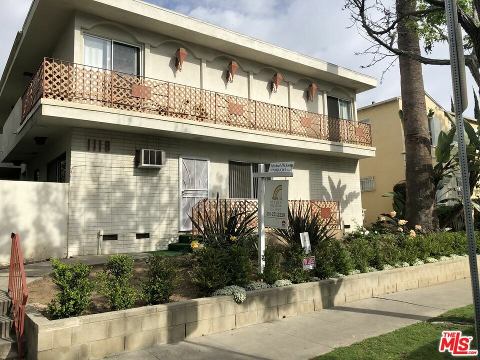Property Photo: 1118 S Rexford Dr 1 CA 90035
