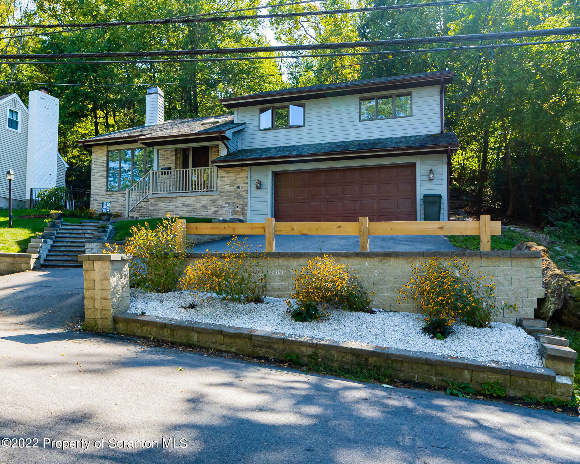 Property Photo:  106 Grandview Street  PA 18411 