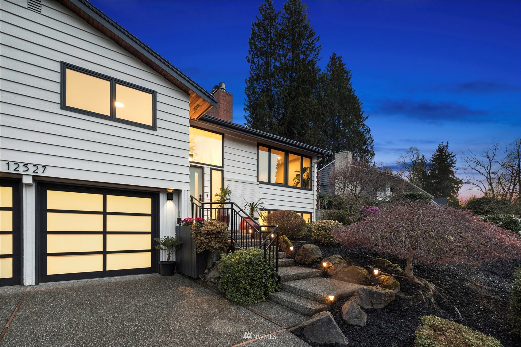 Property Photo:  12527 SE 14th Street  WA 98005 