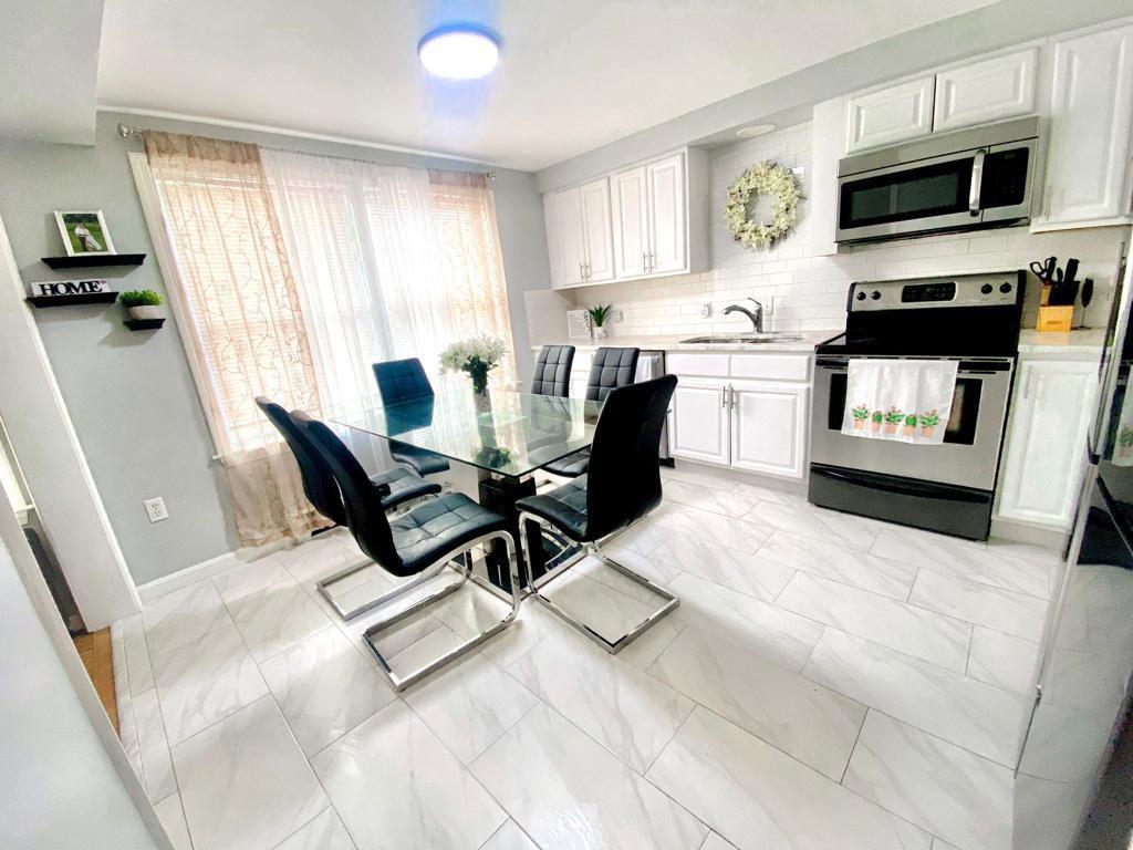 Property Photo: 52 Nancy St, Unit#5 RI 02909