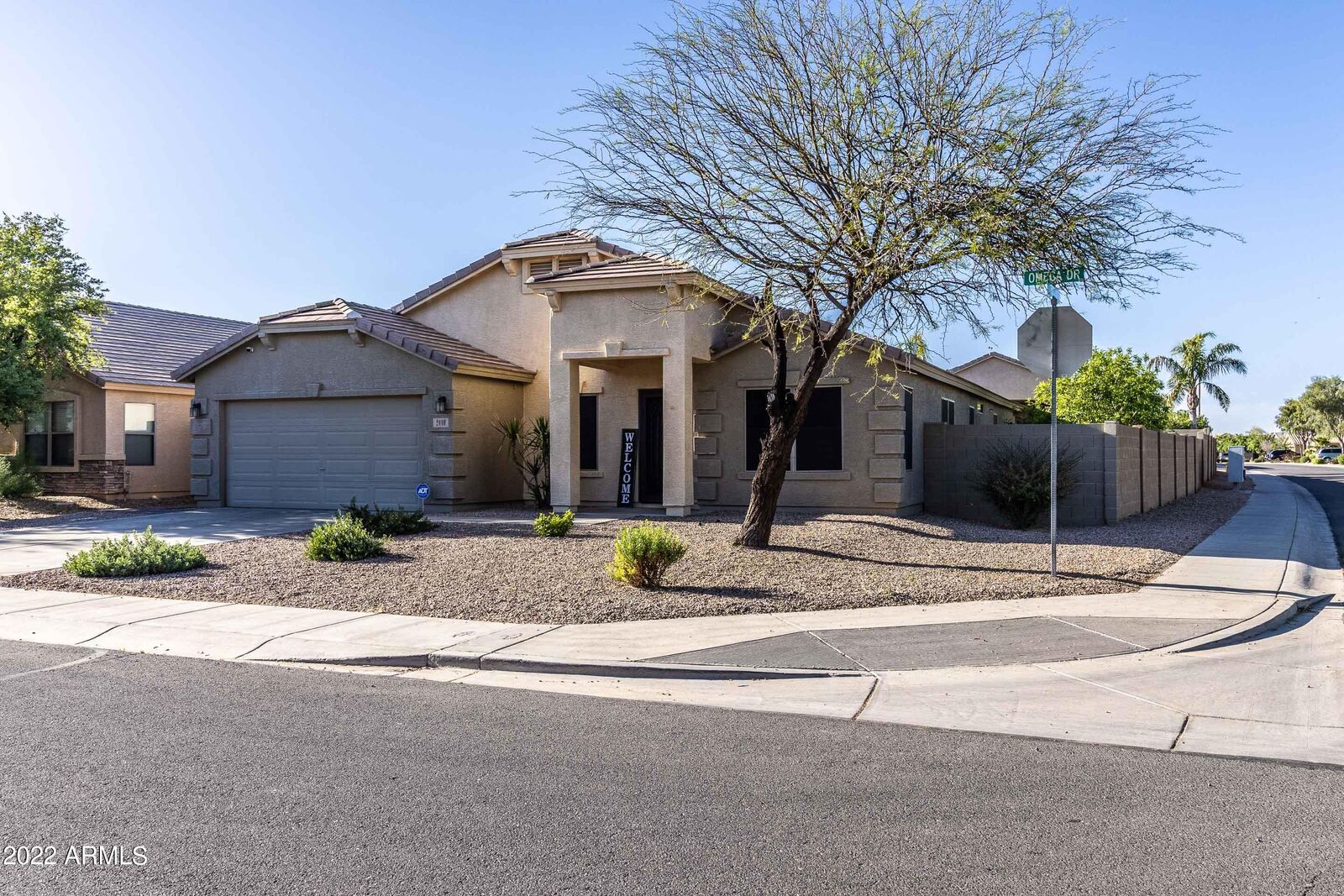 Property Photo: 2410 E Omega Drive AZ 85143