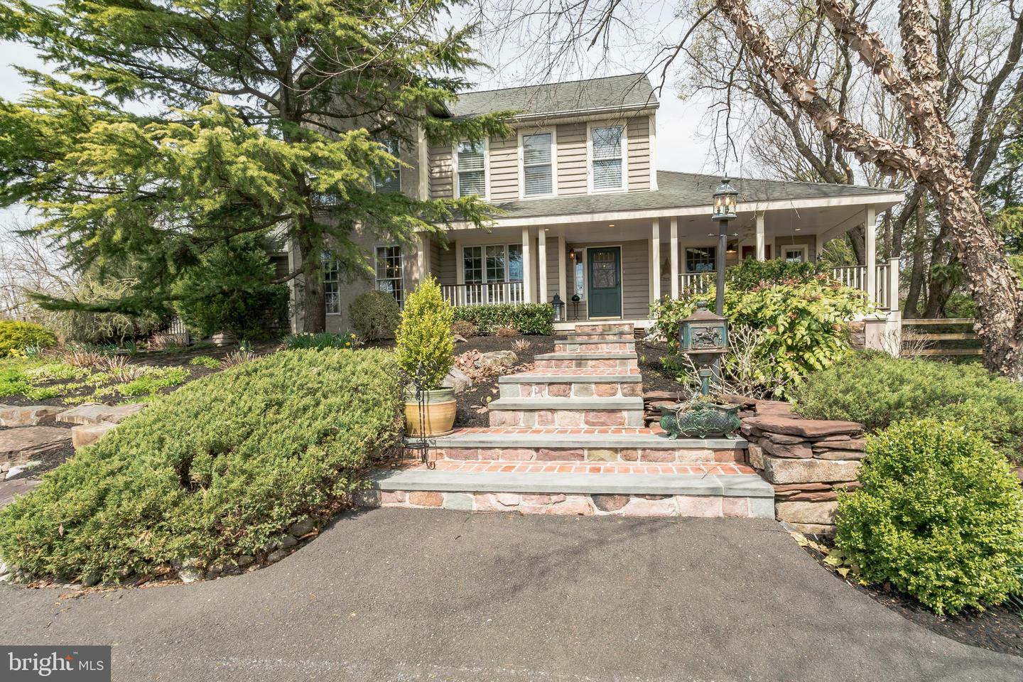 Property Photo: 756 Swamp Road PA 18940