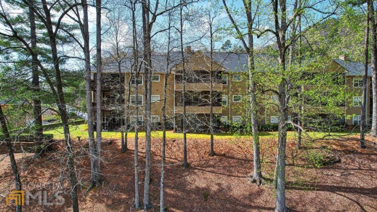 Property Photo:  112 Gleneagle Court D104  GA 30525