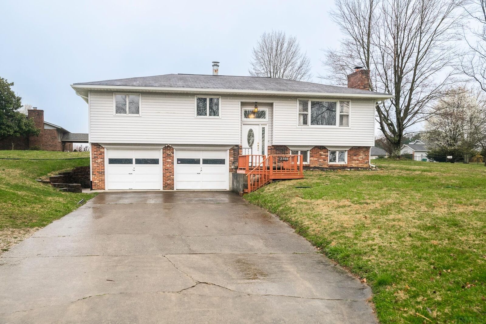 Property Photo:  2700 E Moffett Lane  IN 47401-8809 