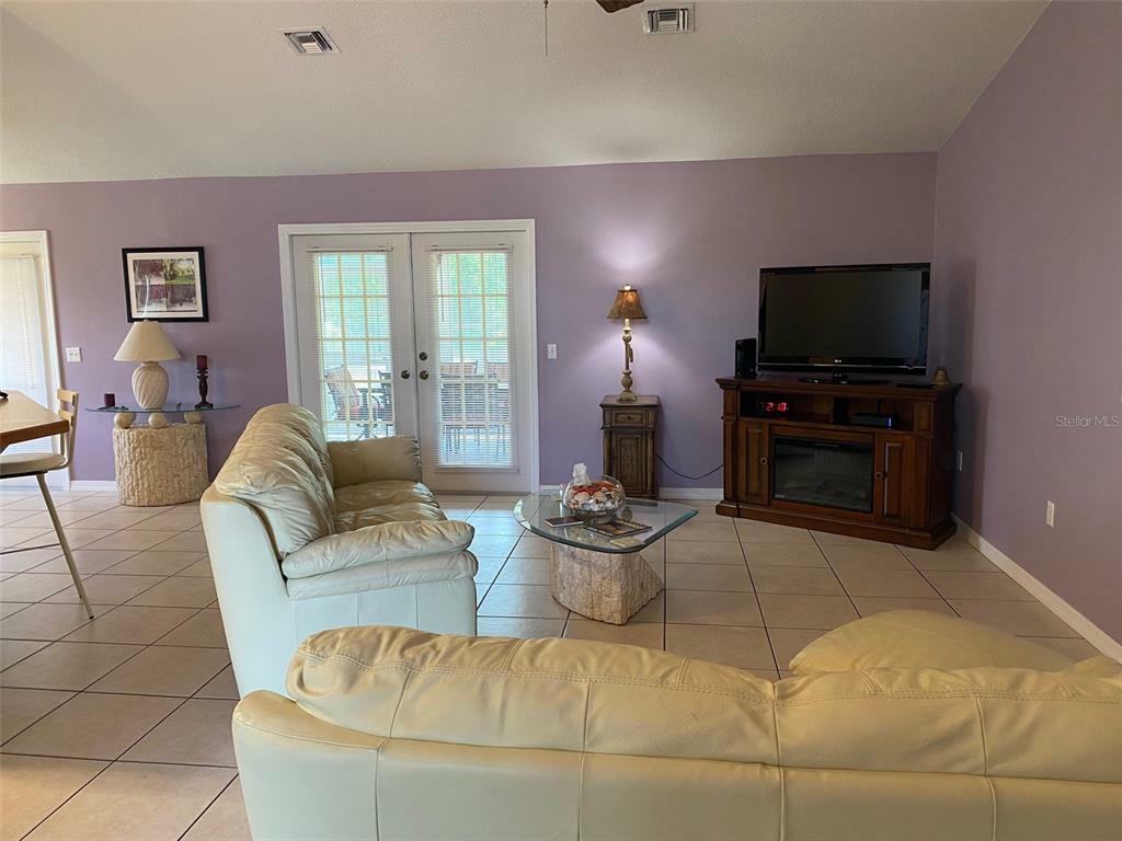 Property Photo:  12204 Wedgefield Drive  FL 32735 