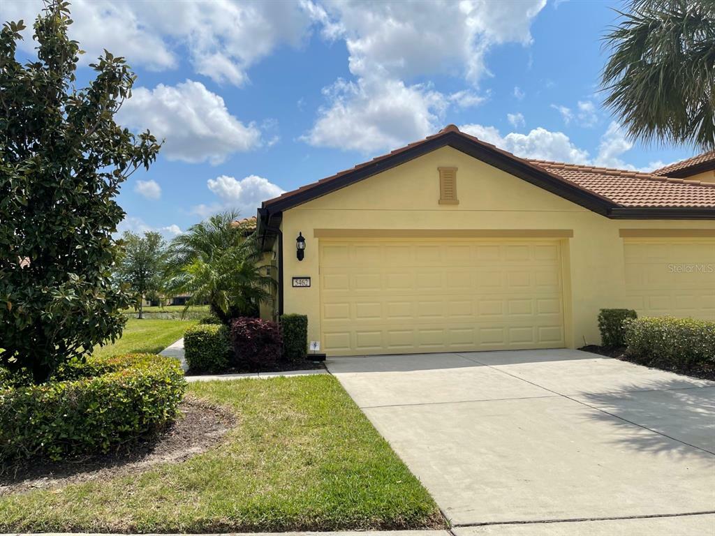 Property Photo:  5462 Sunset Falls Drive  FL 33572 