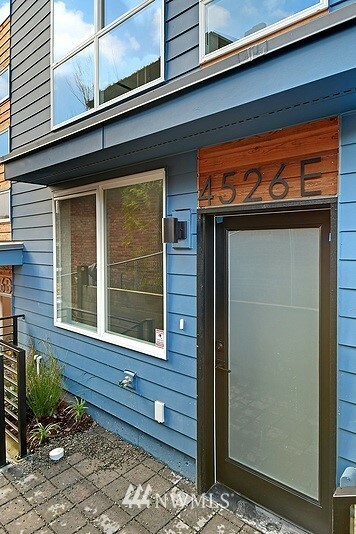 Property Photo:  4526 Delridge Way SW E  WA 98106 