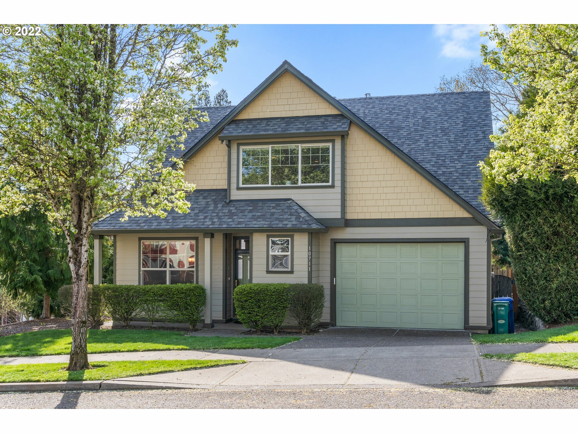 Property Photo: 10711 SE 75th Ave OR 97222