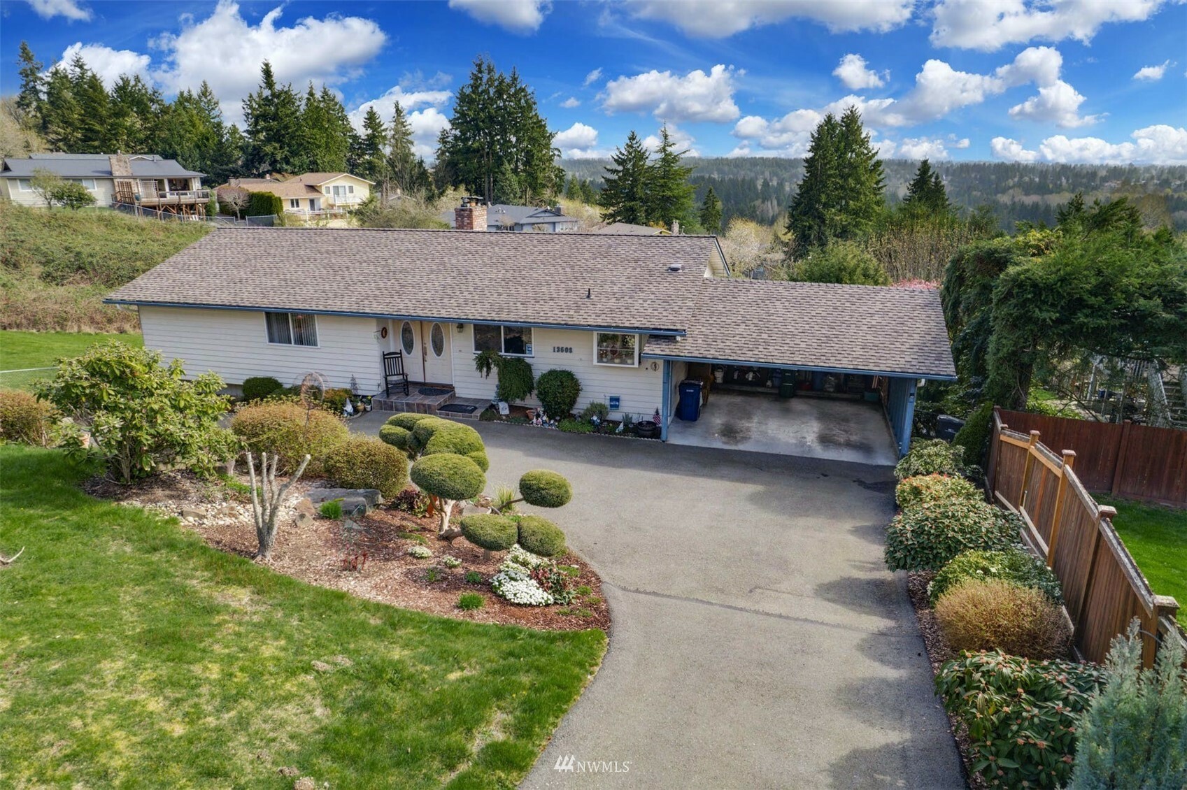 Property Photo: 13608 94th Avenue NE WA 98034