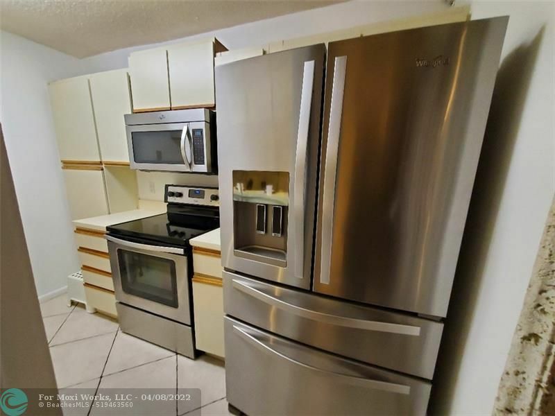 Property Photo:  3583 Cocoplum Cir 3492  FL 33063 