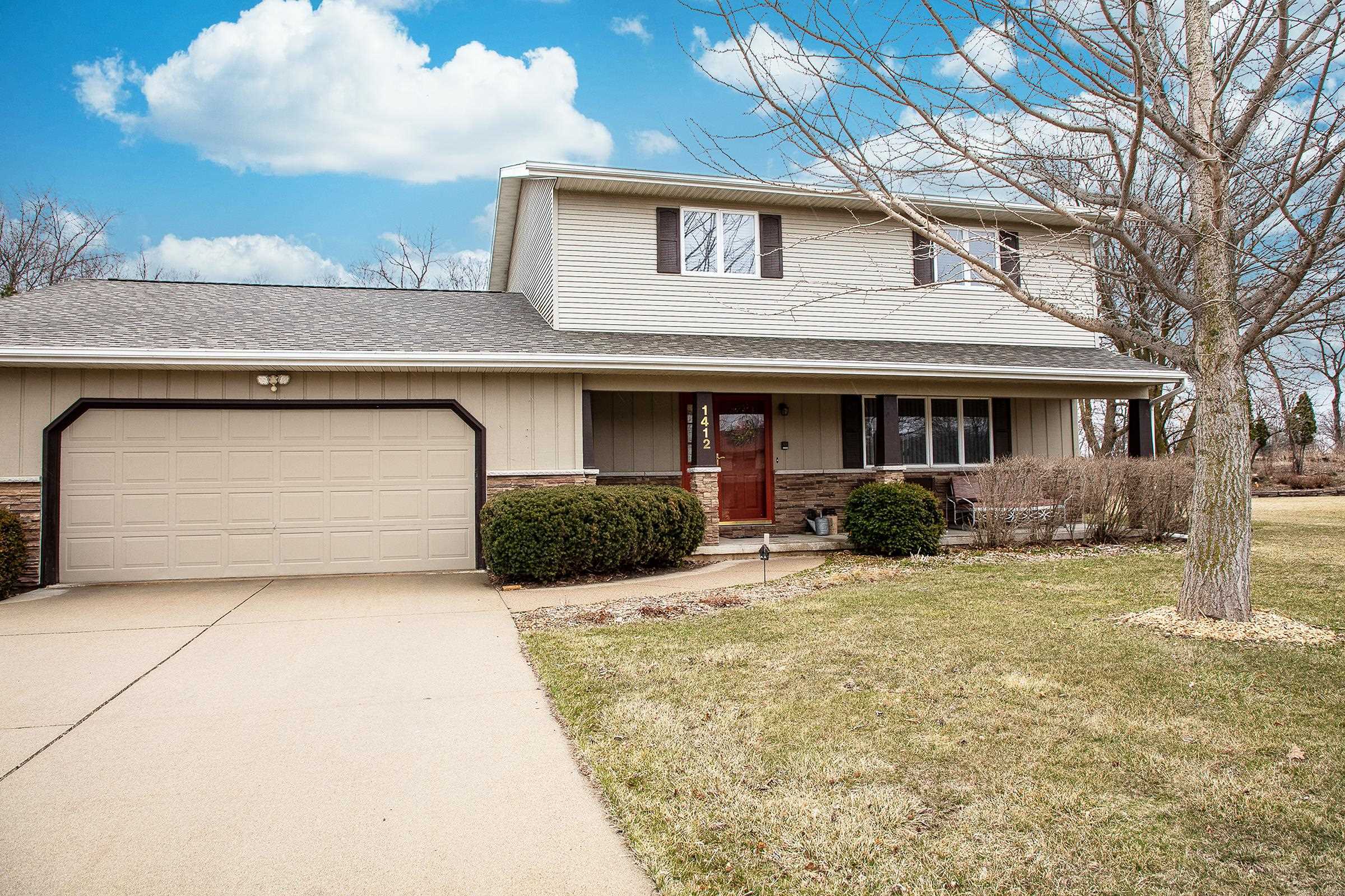 Property Photo:  1412 Round Horn Street  IA 50677 