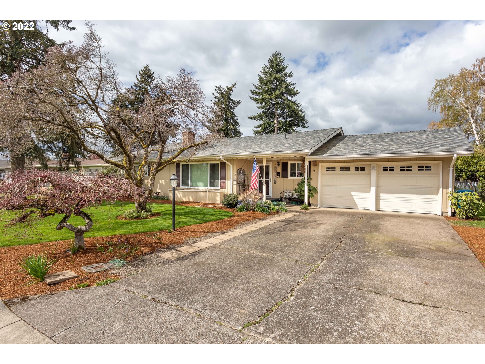 Property Photo: 391 Workman Dr OR 97071