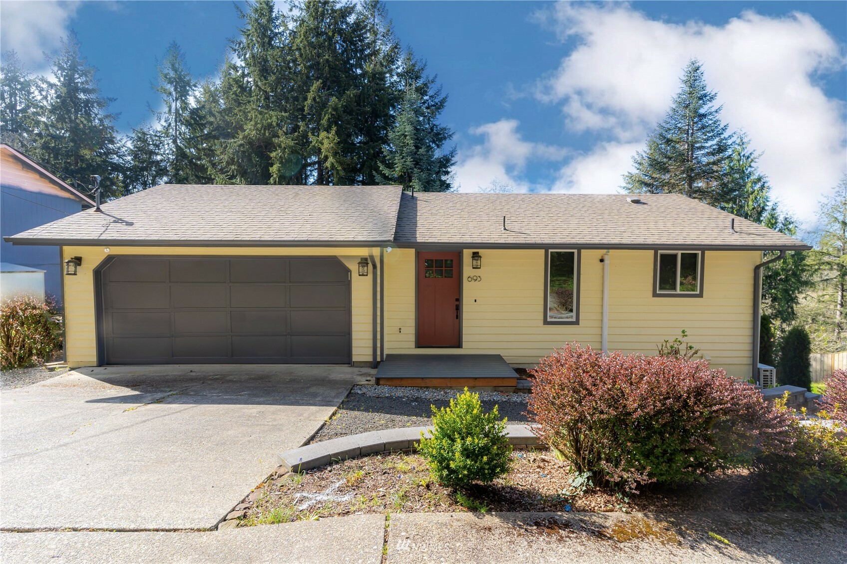 Property Photo:  693 Hartman Street SE  WA 98501 