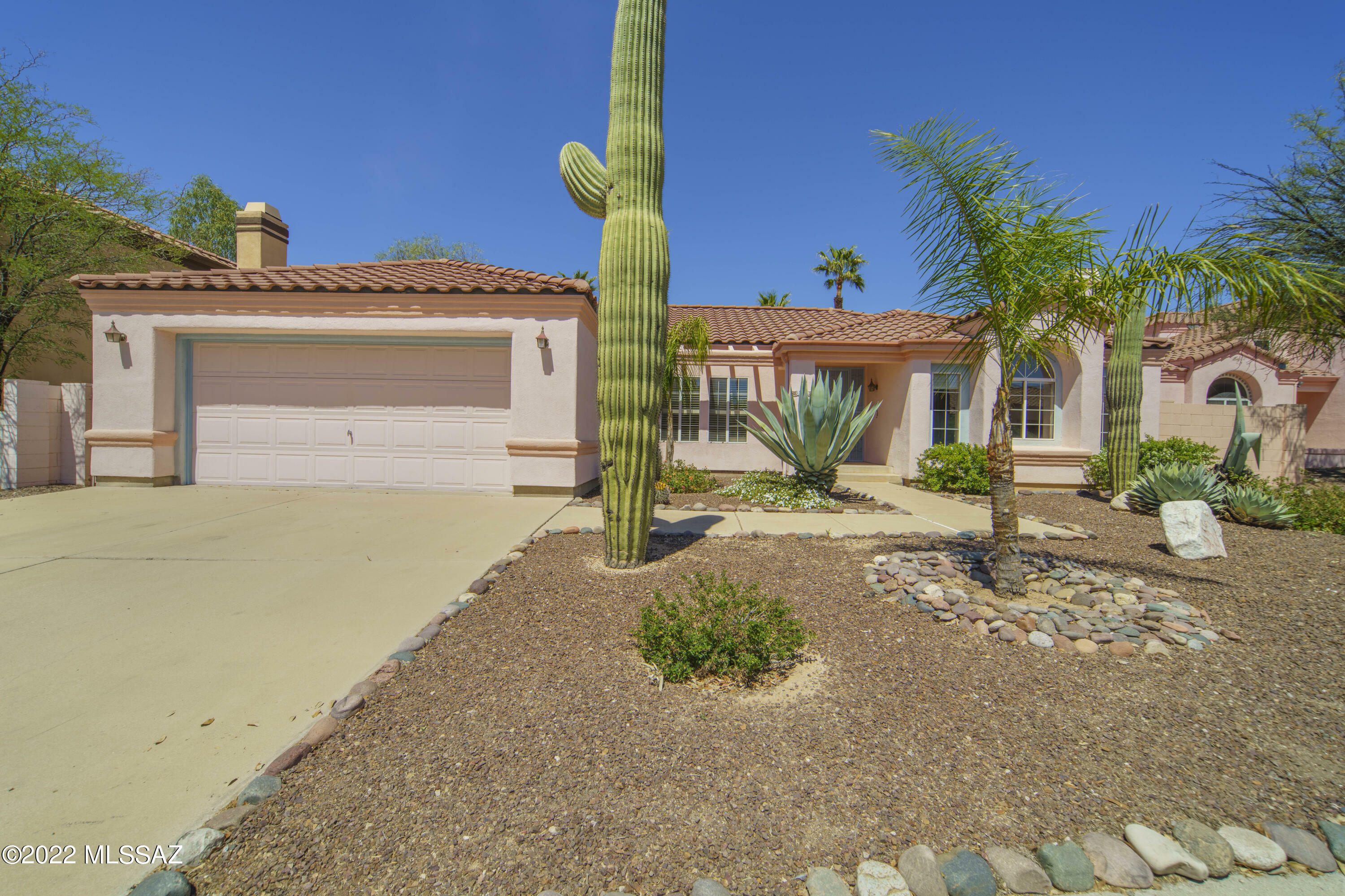 Property Photo:  3370 W Canyon Flower Trail  AZ 85742 