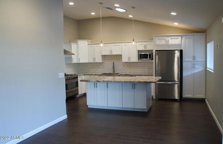 Property Photo:  1016 E Rose Lane  AZ 85014 