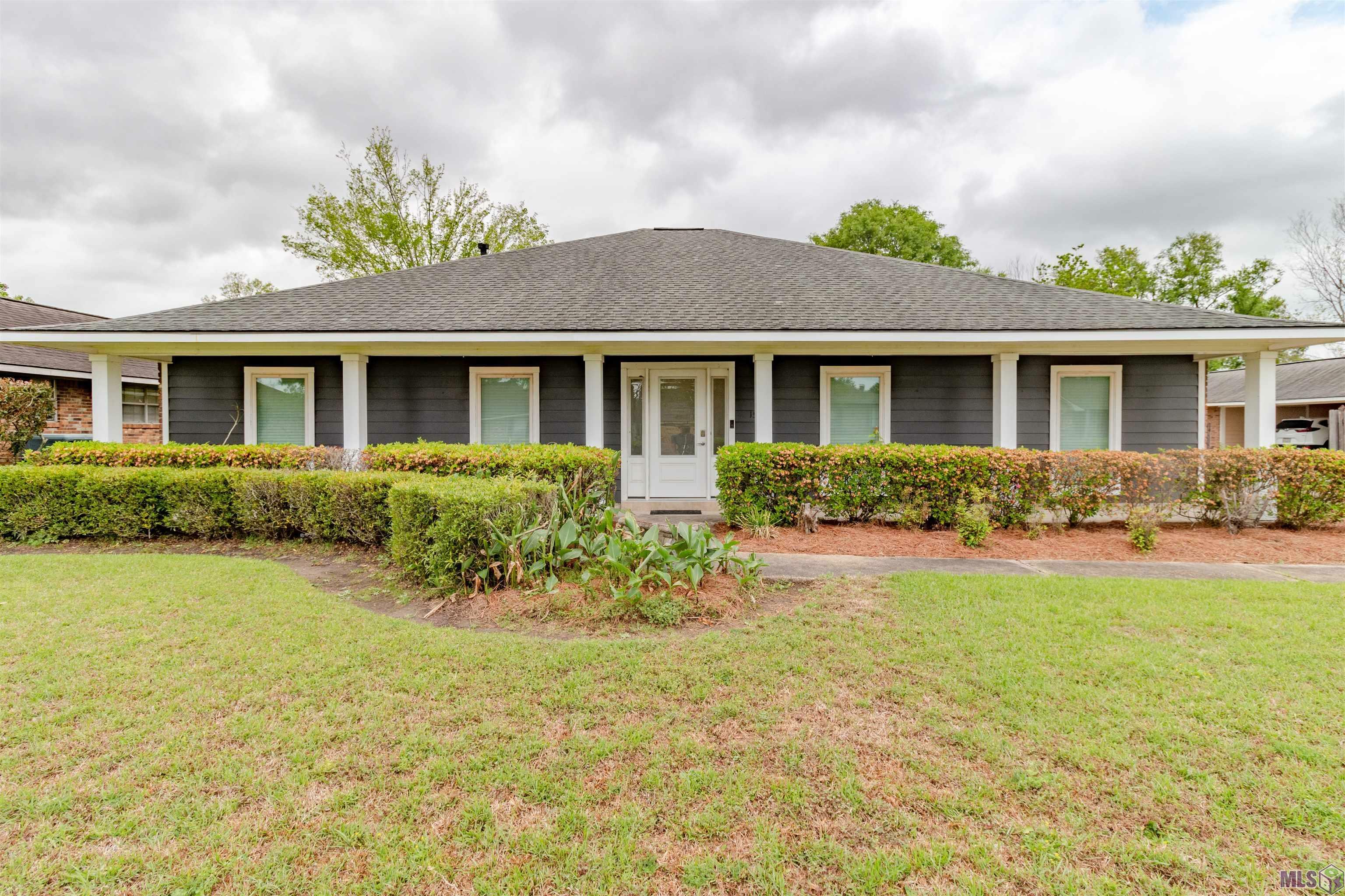 Property Photo: 15343 Woodwick Ave LA 70816