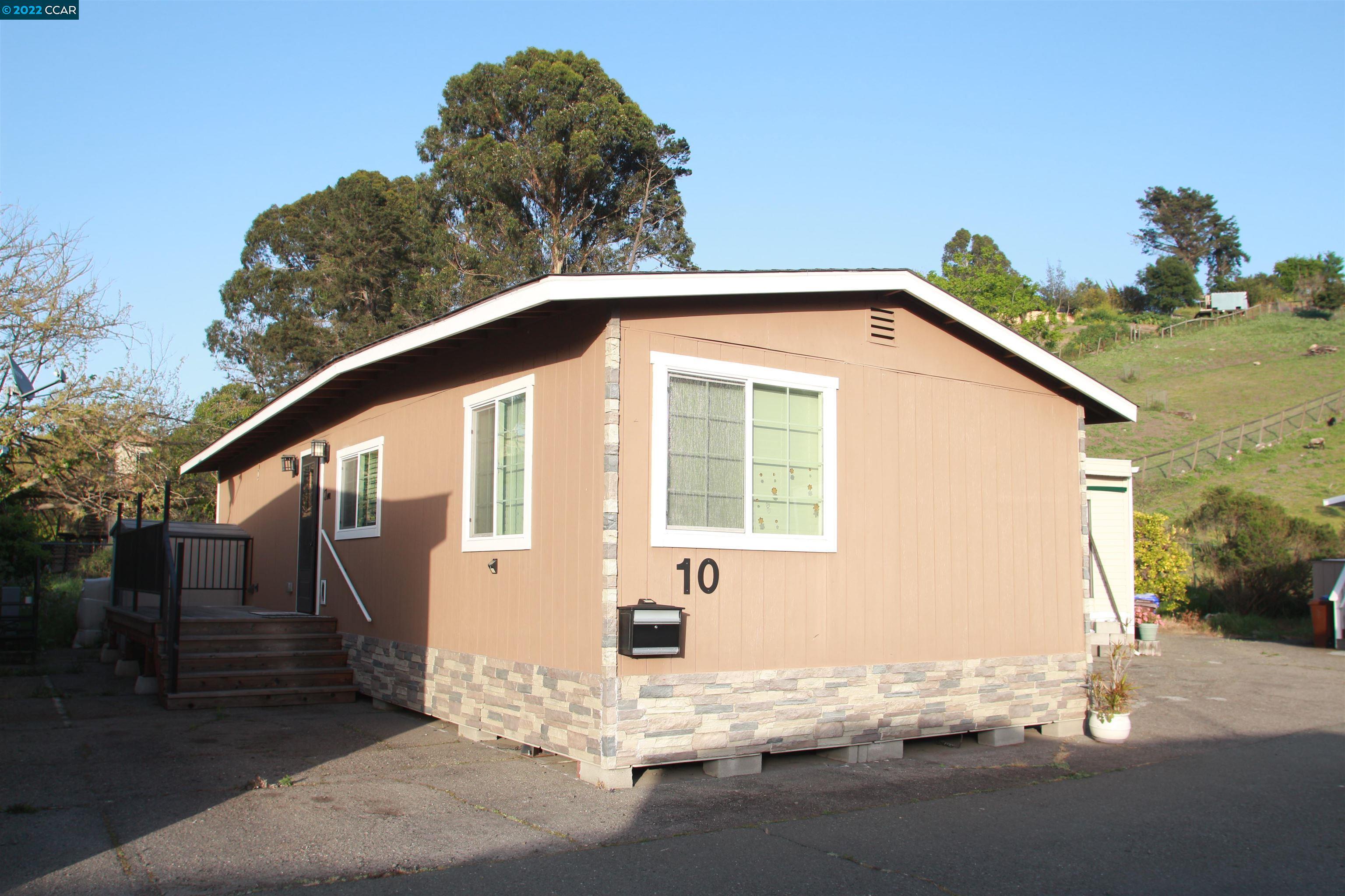 Property Photo: 4556 Appian Way 10 CA 94803-2653