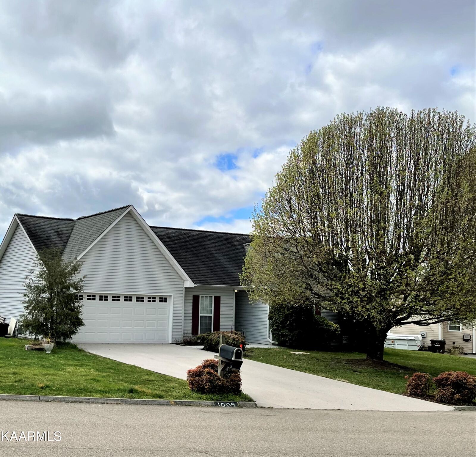 Property Photo:  1005 Whitesburg Drive  TN 37918 