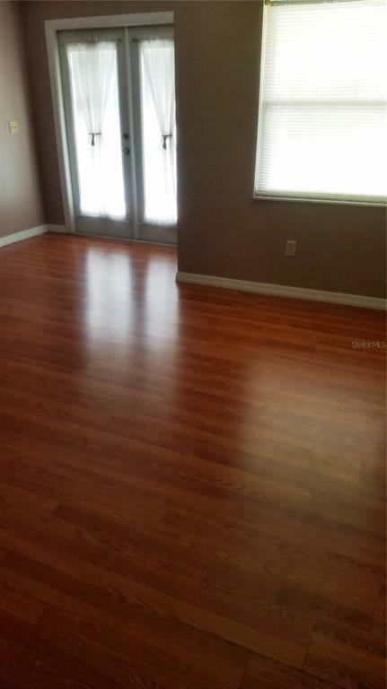 Property Photo: 449 E Oakwood Avenue FL 32763