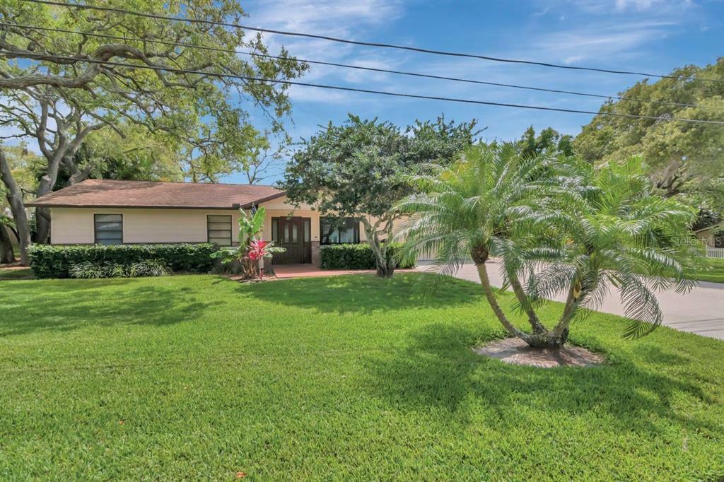 Property Photo:  182 Vermont Avenue  FL 34689 