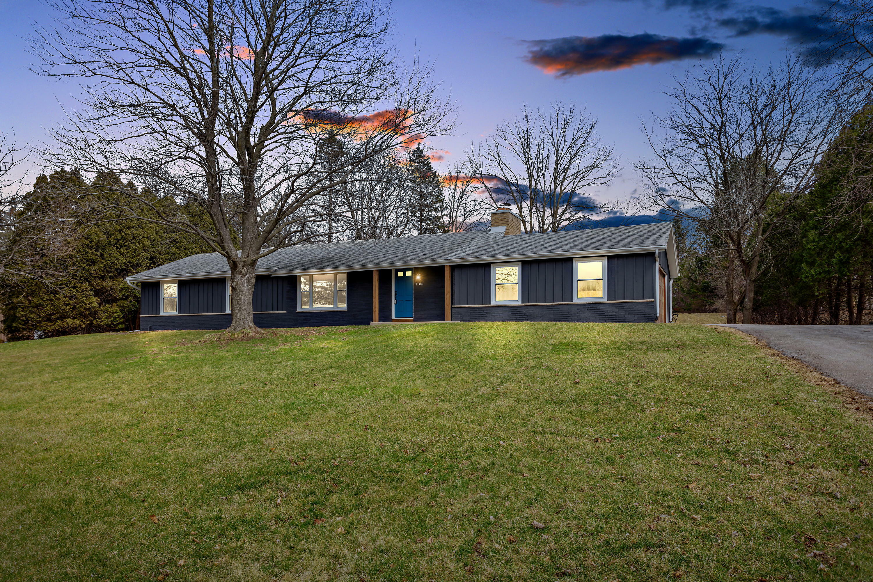 Property Photo: 11448 N Meadowbrook Dr WI 53097
