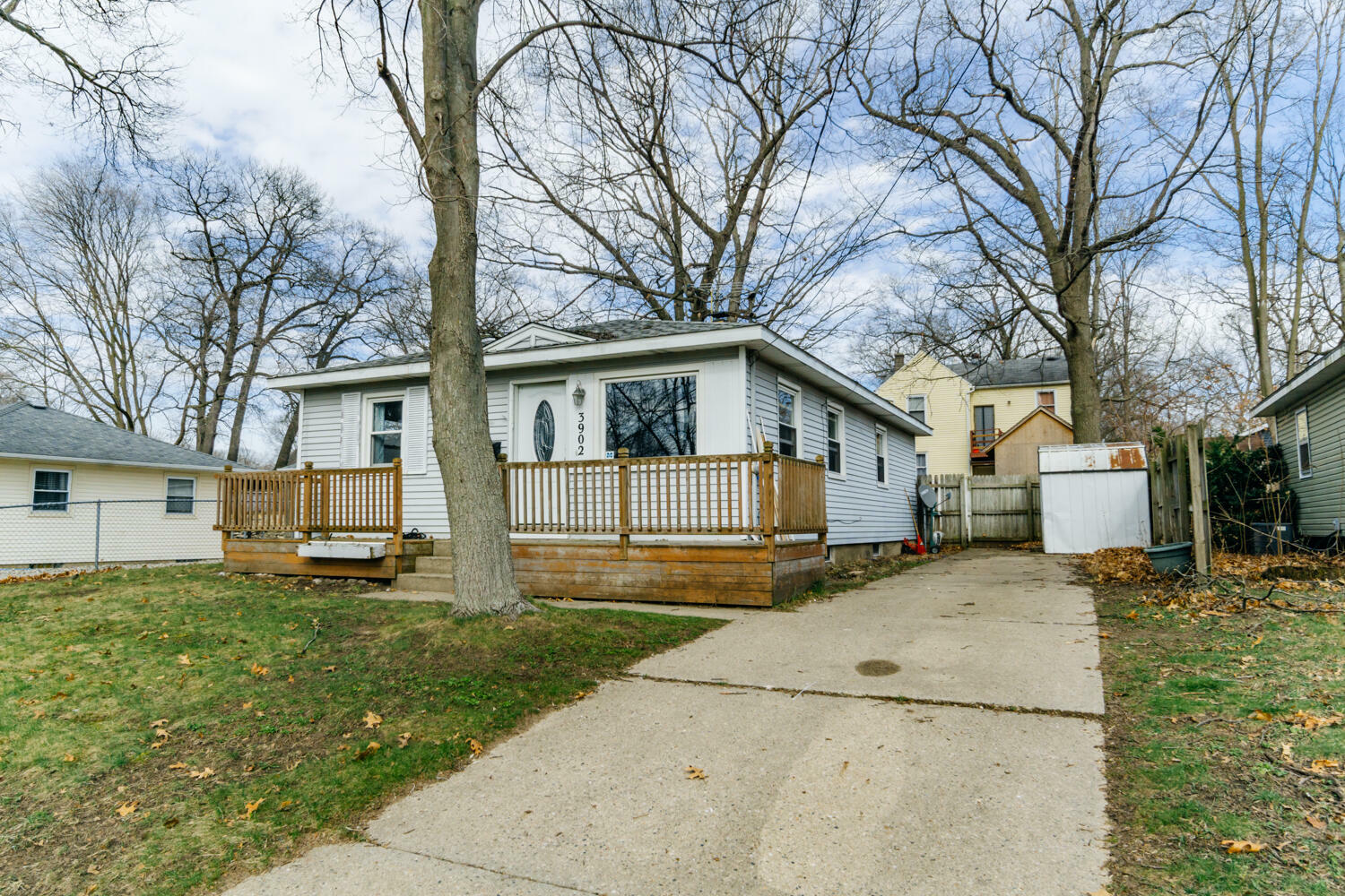 Property Photo:  3902 Oriole Avenue SW  MI 49509 