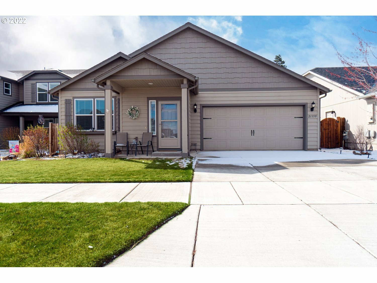 Property Photo: 21359 NE Eagle Crossing Ave OR 97701