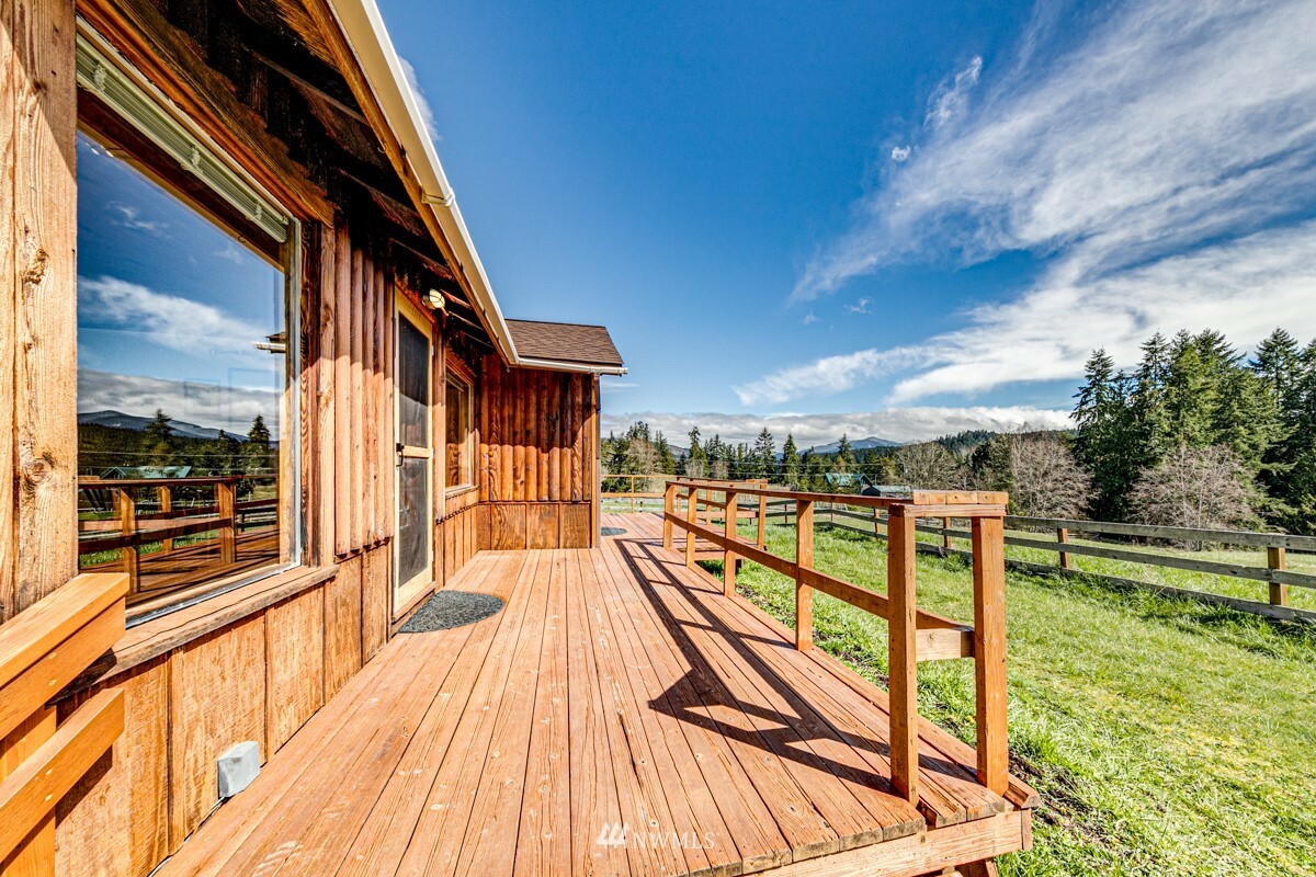 Property Photo:  100 Janssen Farm Road  WA 98382 