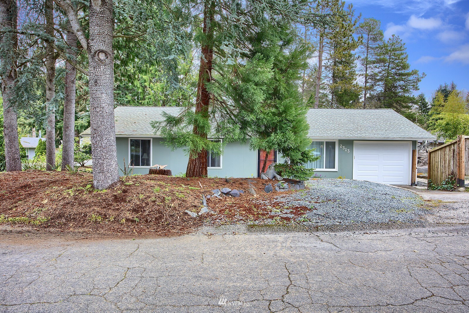 Property Photo:  2313 Big Bend Court  WA 98374 