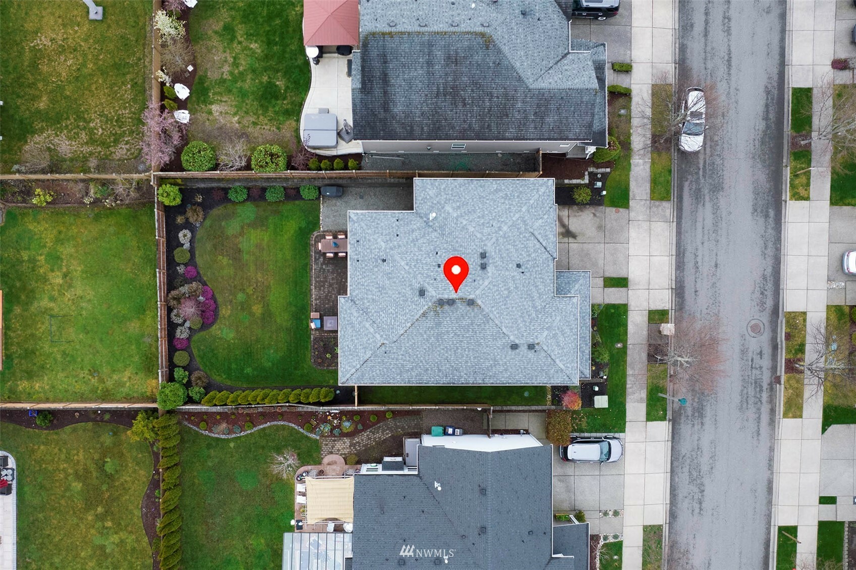 Property Photo: 9416 Hebner Avenue SE WA 98065