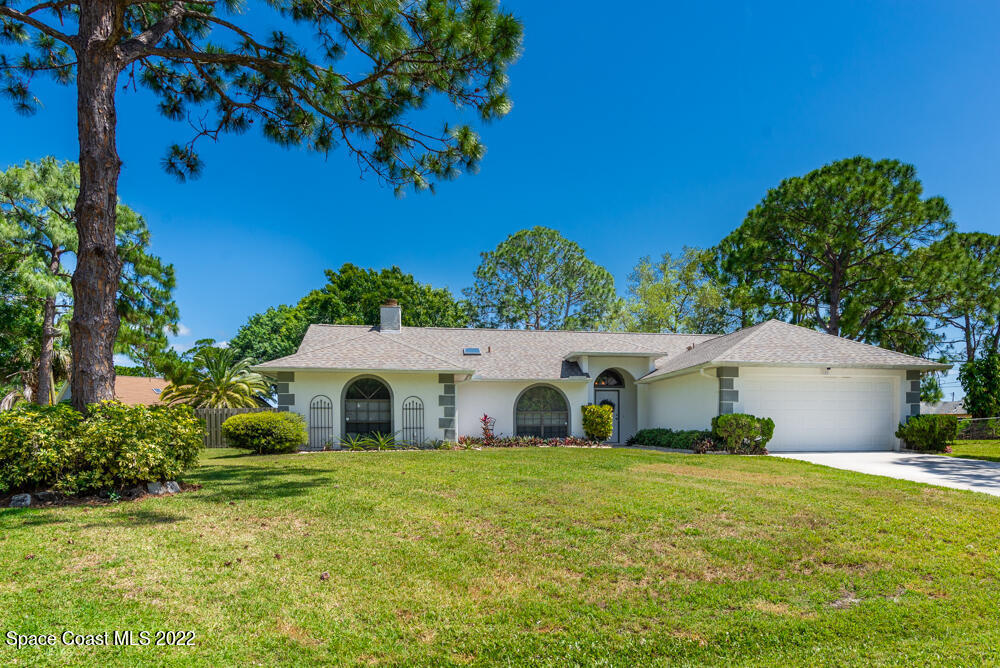 Property Photo: 1101 Porter Avenue NW FL 32907